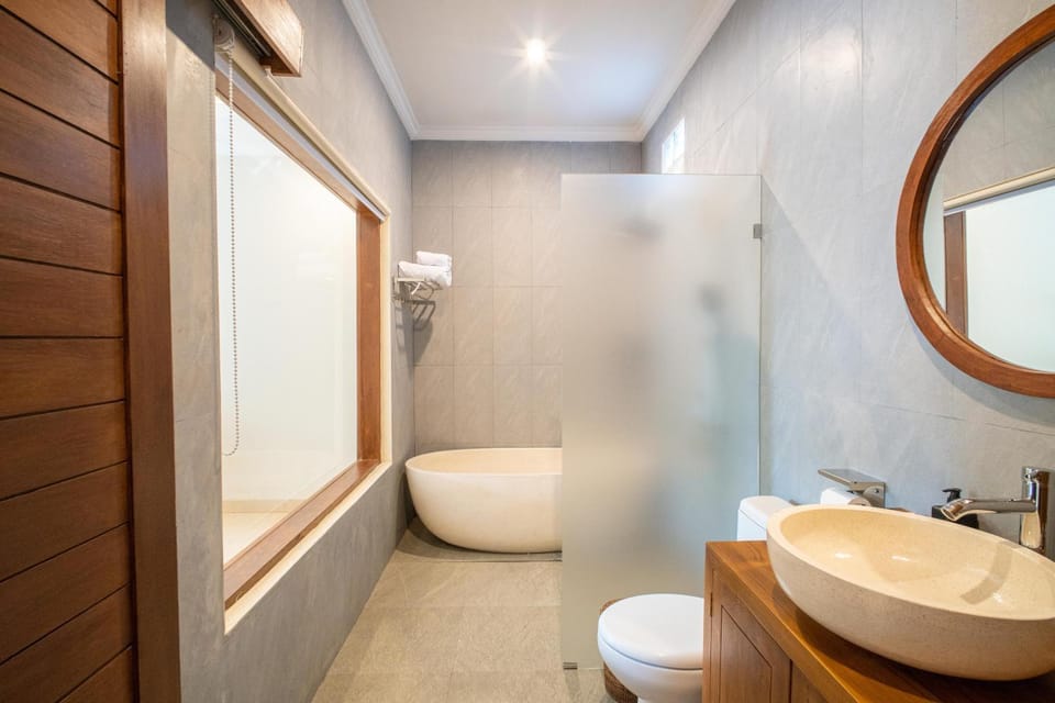 Shower, Toilet, Bathroom, bidet, towels