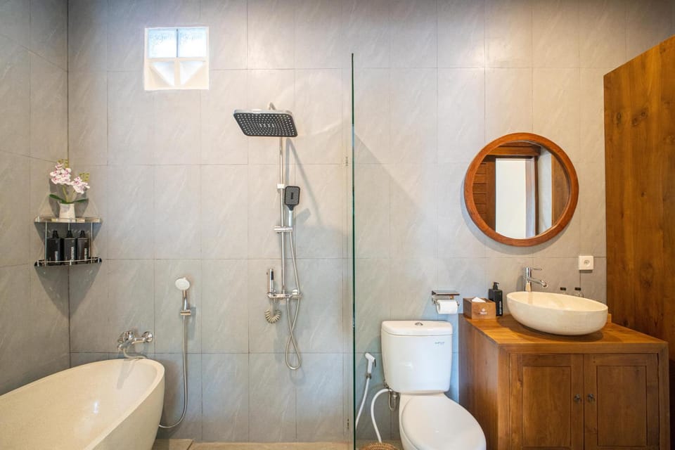 Shower, Toilet, Bathroom, Bath