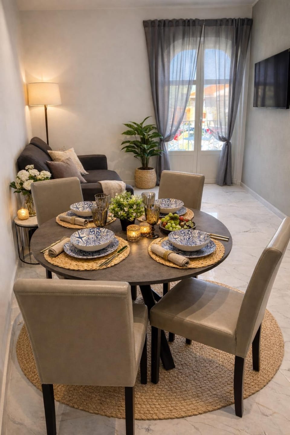 TV and multimedia, Living room, Seating area, Dining area