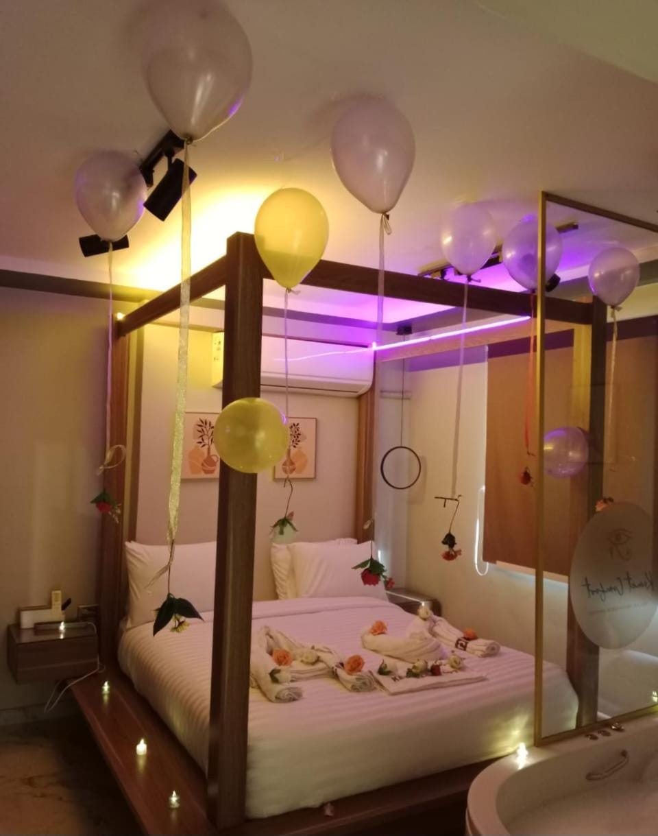 1 king BR Jacuzzi studio 5Min to cairo airport apartment Apartment in Cairo Governorate