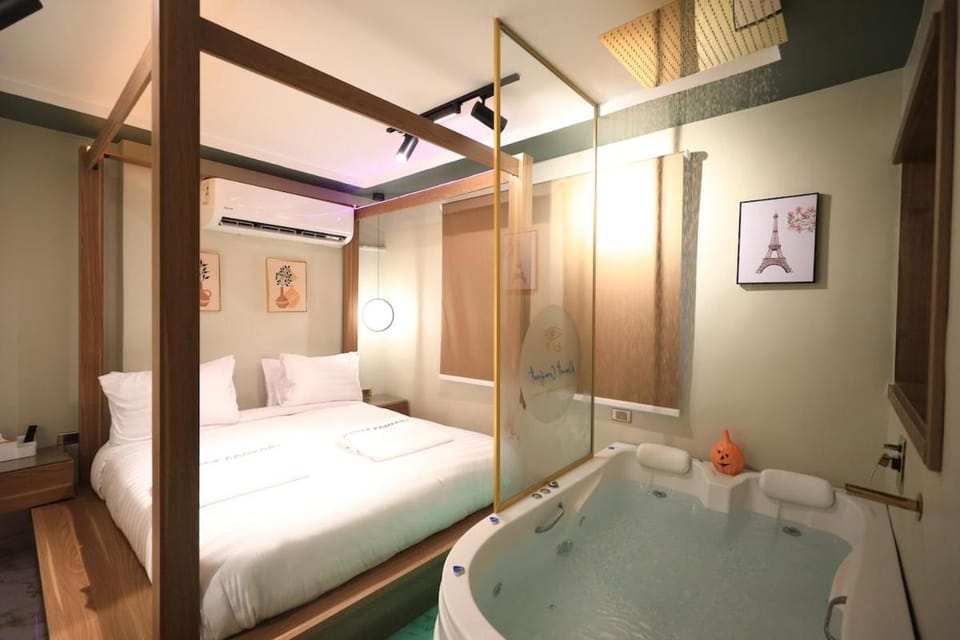 1 king BR Jacuzzi studio 5Min to cairo airport apartment Apartment in Cairo Governorate
