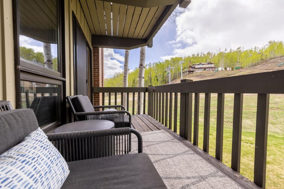 Ski-In Ski-Out Snowmass 2BR Condo with Hot Tub Apartment in Snowmass Village