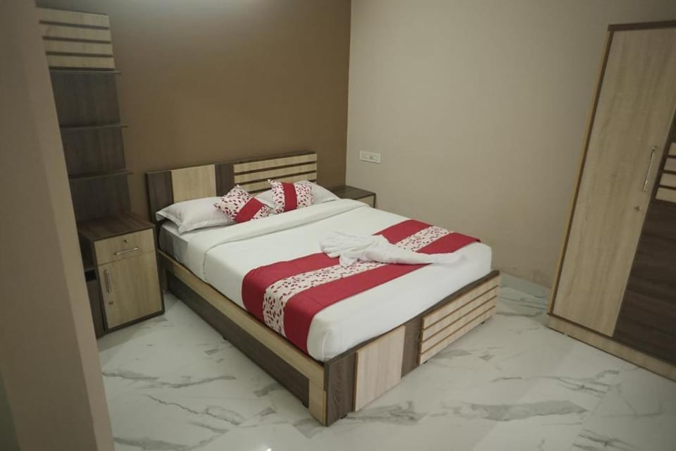 Photo of the whole room, towels