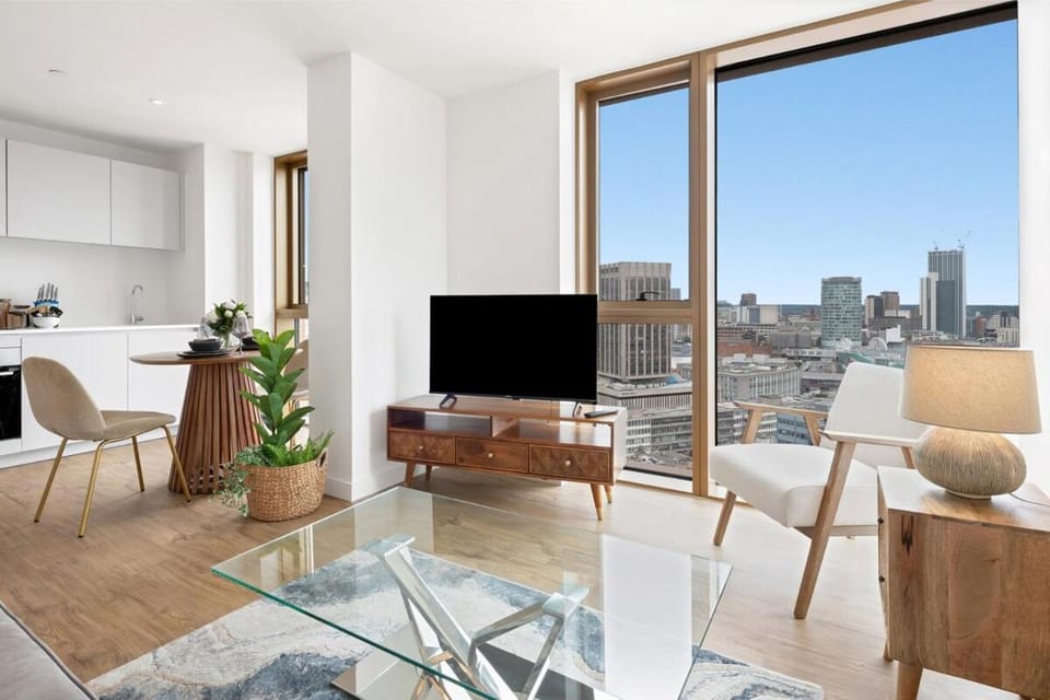 TV and multimedia, Living room, Dining area, City view