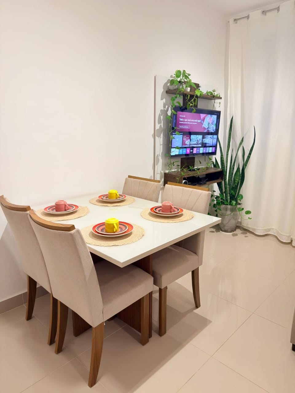 TV and multimedia, Dining area