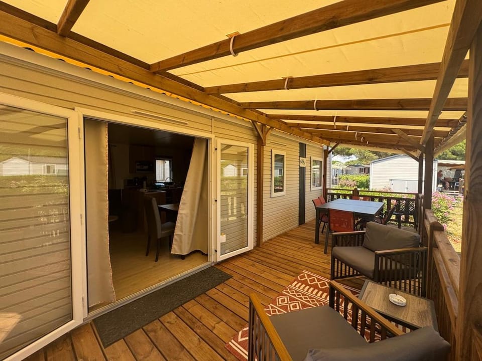 Patio, Day, View (from property/room), Balcony/Terrace, Living room, Dining area