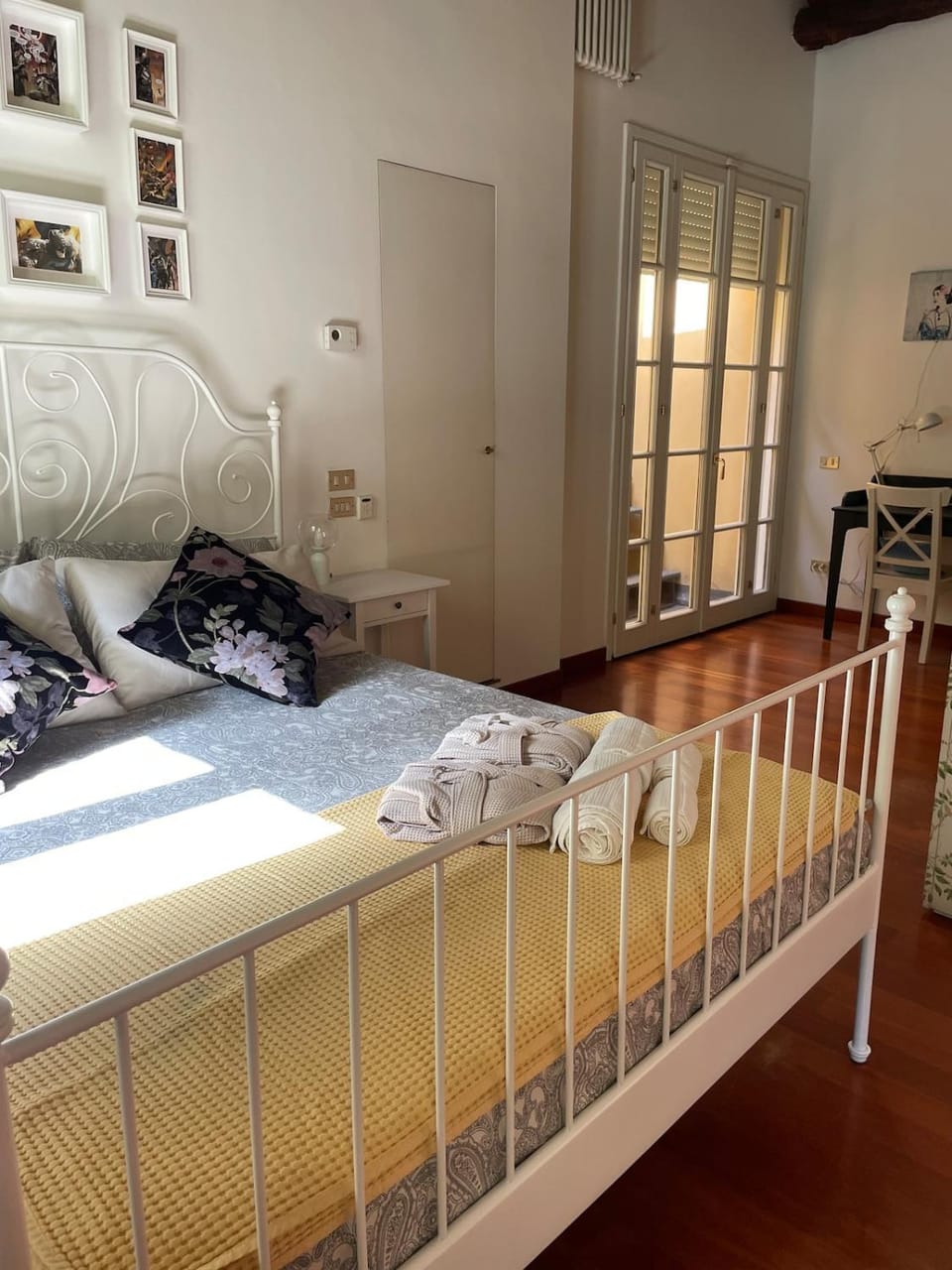 Charming apartment at the Columns of San Lorenzo Apartment in Milan