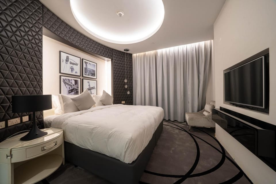 Communal lounge/ TV room, Bed, TV and multimedia, Photo of the whole room, Evening entertainment, Bedroom
