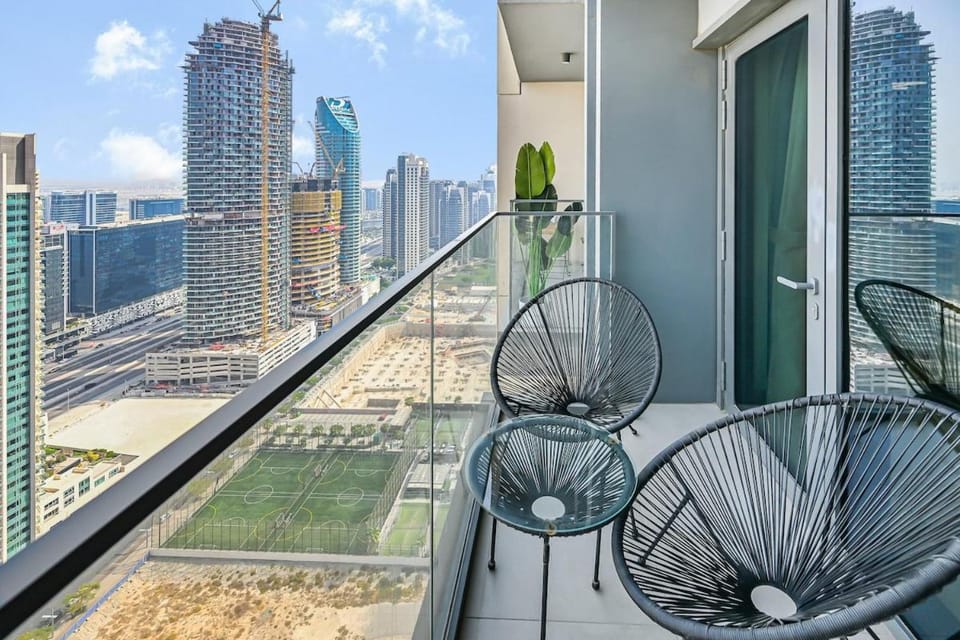 Golden Stays - 5 Mins From Mall I Downtown Dream 1Br Apt Apartment in Dubai