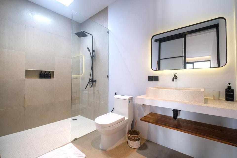Shower, Toilet, Bathroom