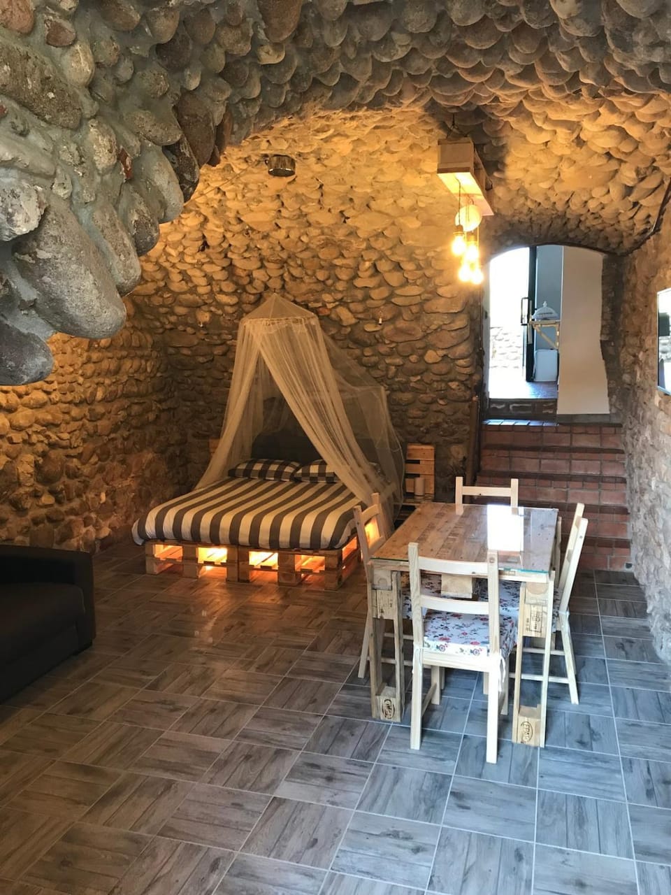 La grotta pastrengo House in Lake Garda