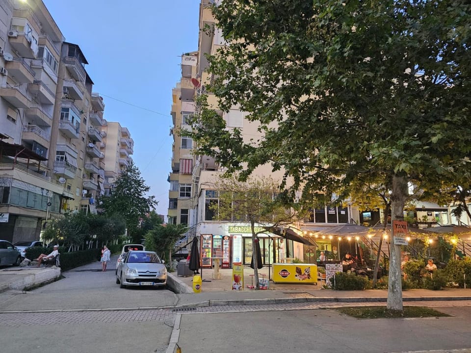 Property building, Neighbourhood