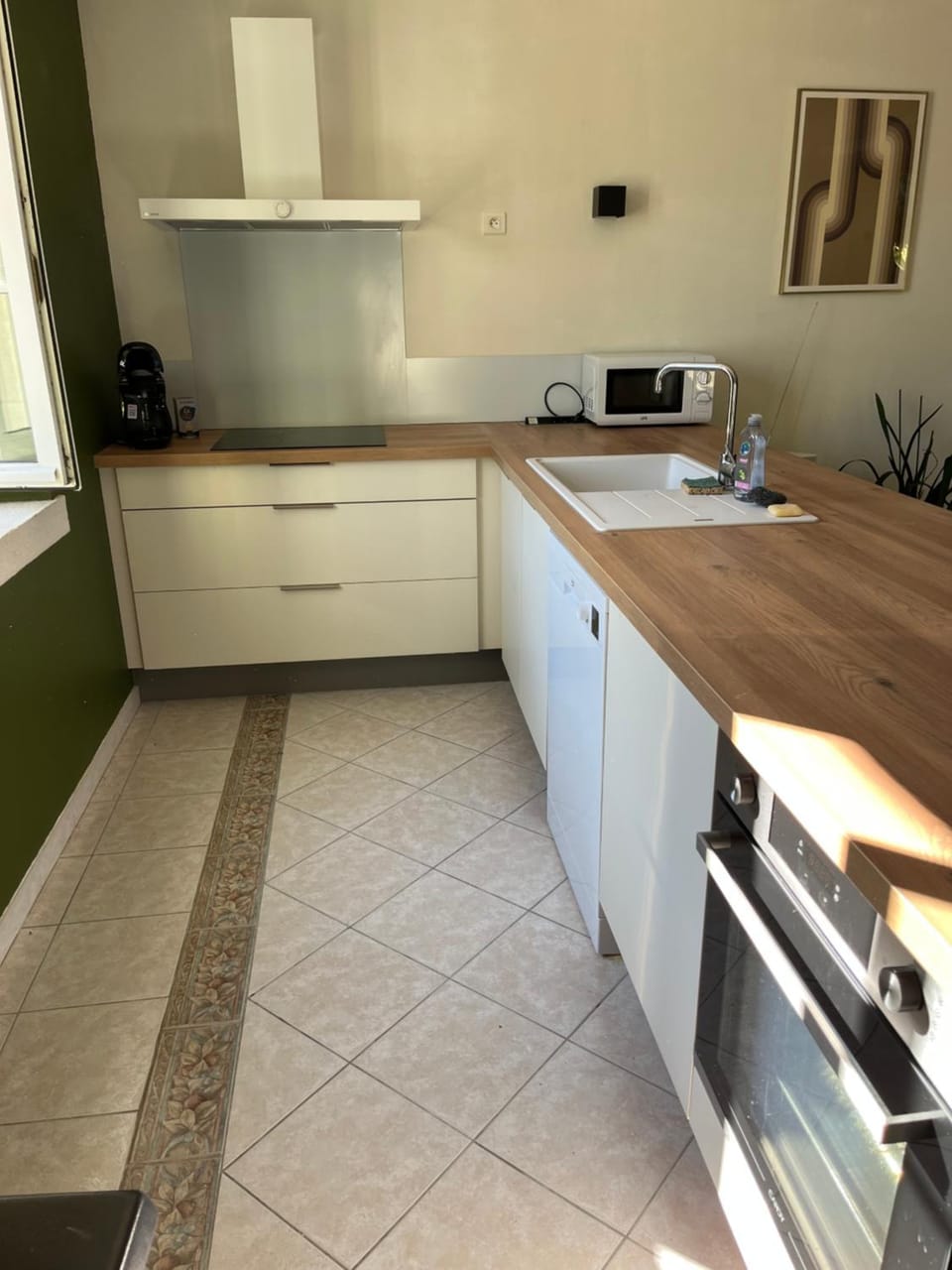Kitchen or kitchenette