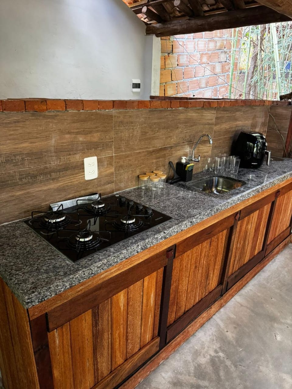 Kitchen or kitchenette, Kitchen or kitchenette, minibar, stove