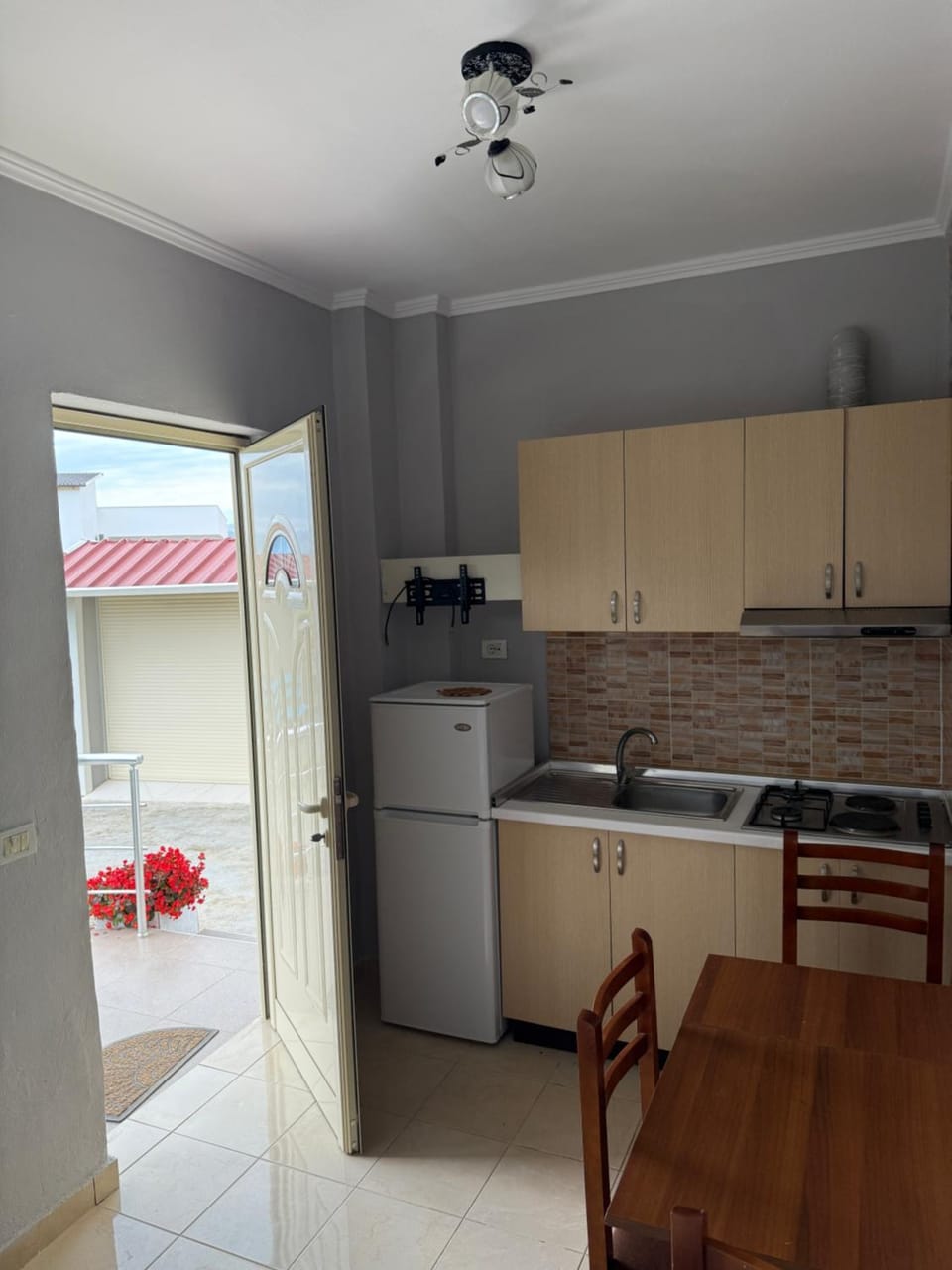 3 Palms Villa Apartment in Ksamil