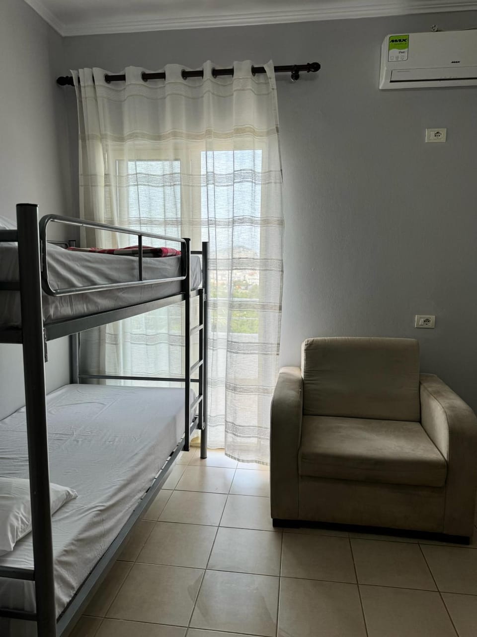 3 Palms Villa Apartment in Ksamil