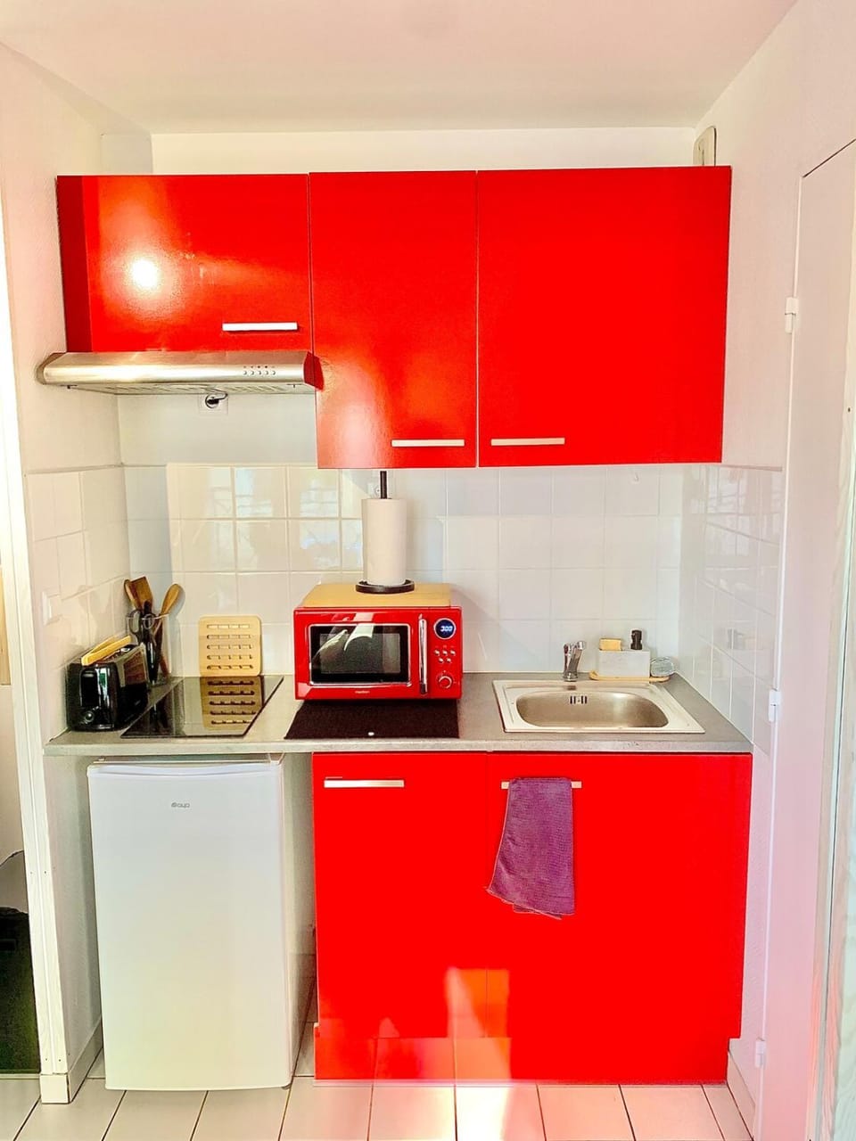 Kitchen or kitchenette, oven, stove, toaster