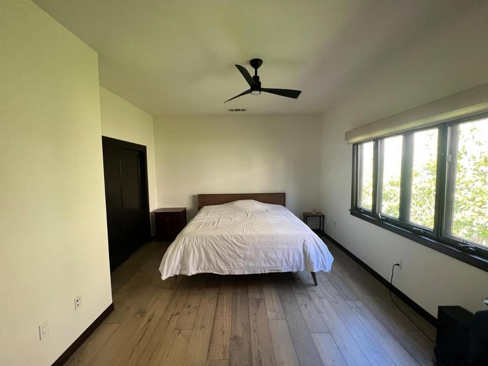 Beachwood Apartment in Hollywood Hills