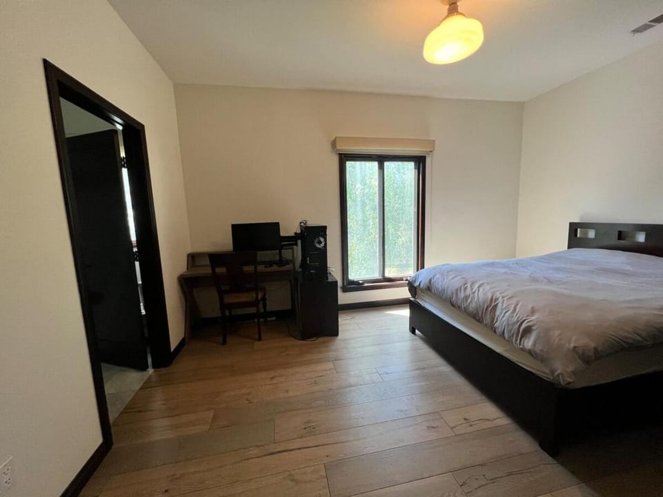 Beachwood Apartment in Hollywood Hills