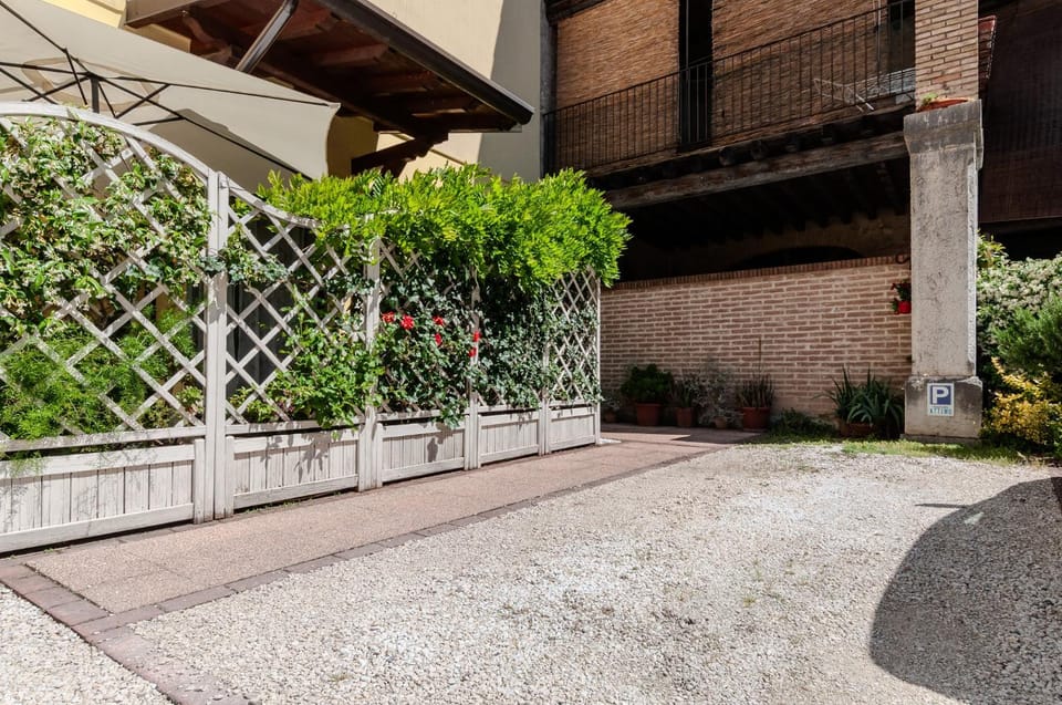 Attimo Green House House in Province of Brescia