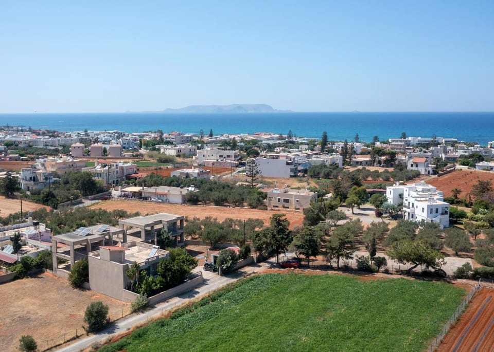 Property building, Day, Neighbourhood, Natural landscape, Bird's eye view, Sea view, Location