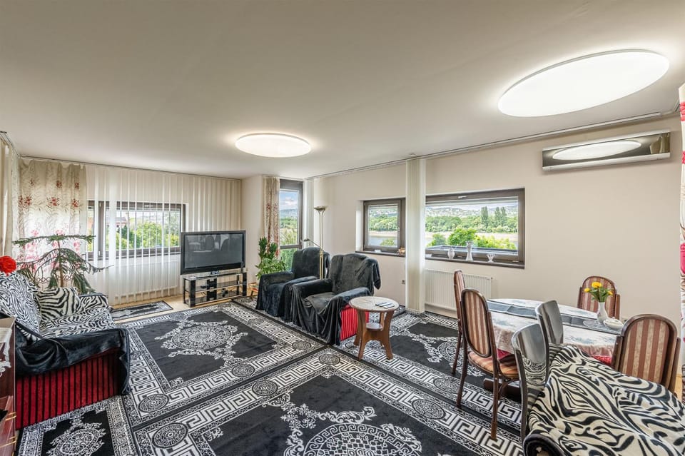 Wellness Riversider - with a view of the Danube and Margaret Island Apartment in Budapest
