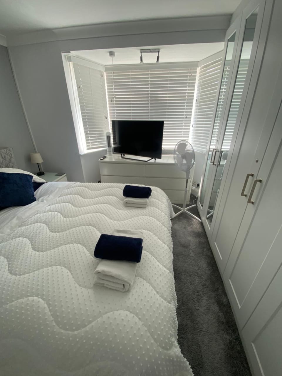 HELEN & PAULS PLACE Wembley Vacation rental in Wembley
