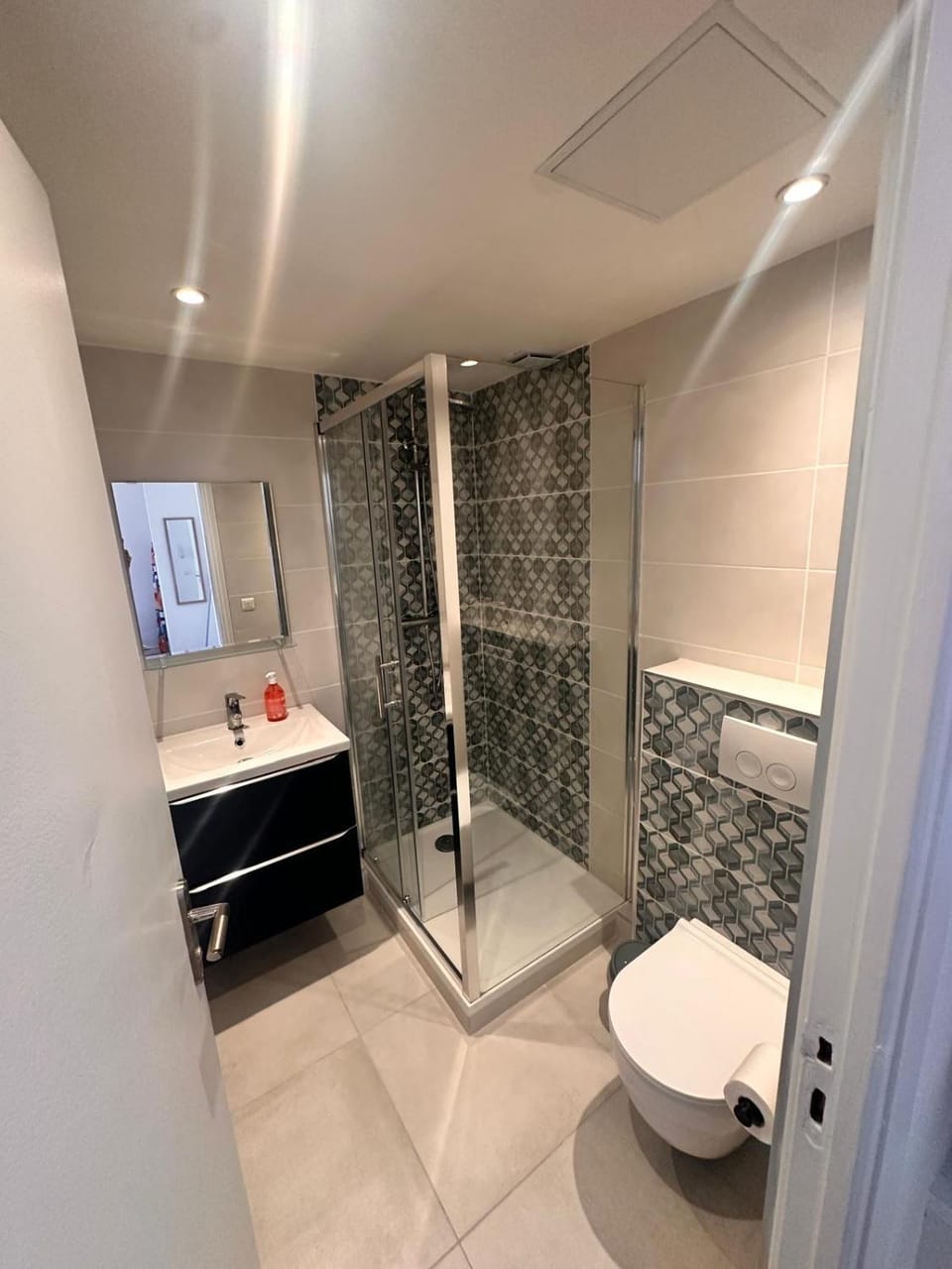 Shower, Toilet, Bathroom