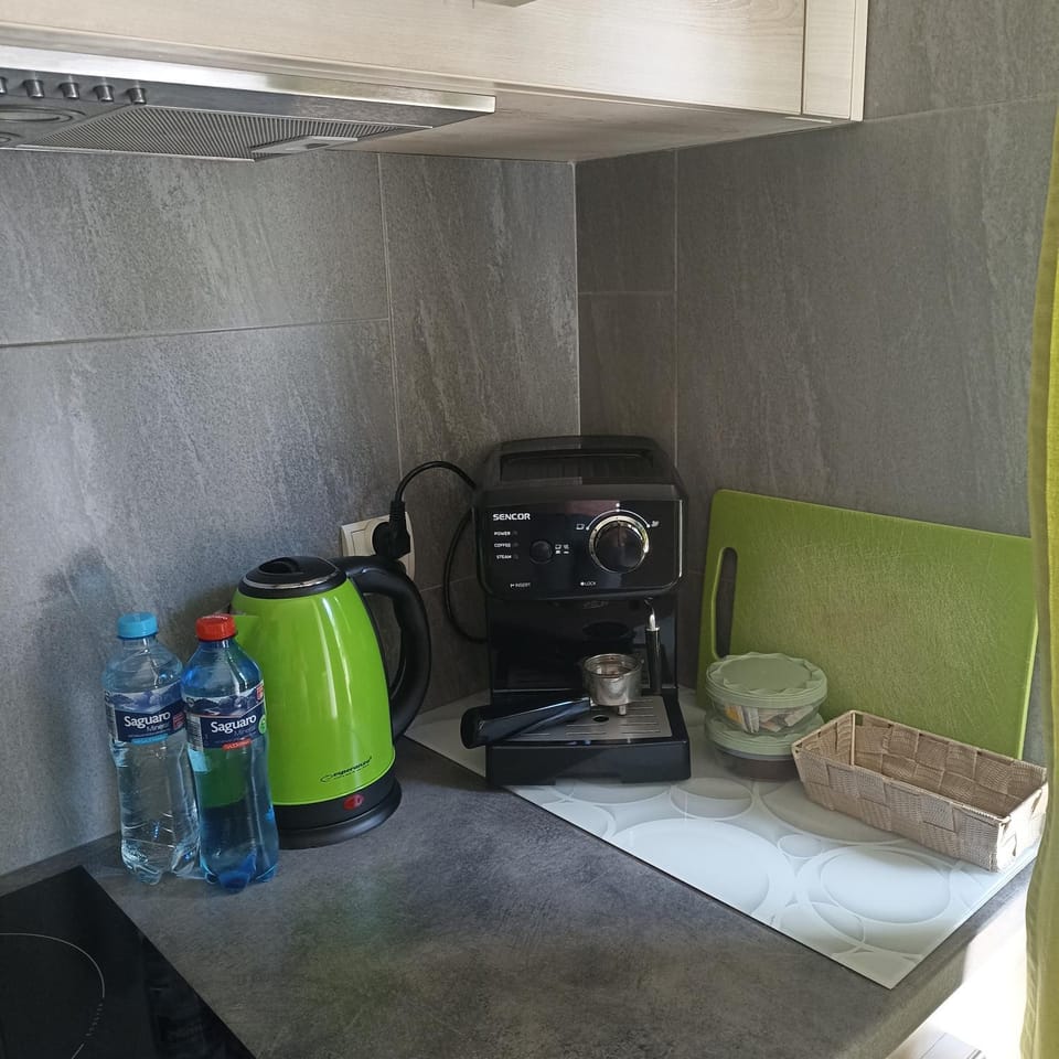 Coffee/tea facilities, Kitchen or kitchenette
