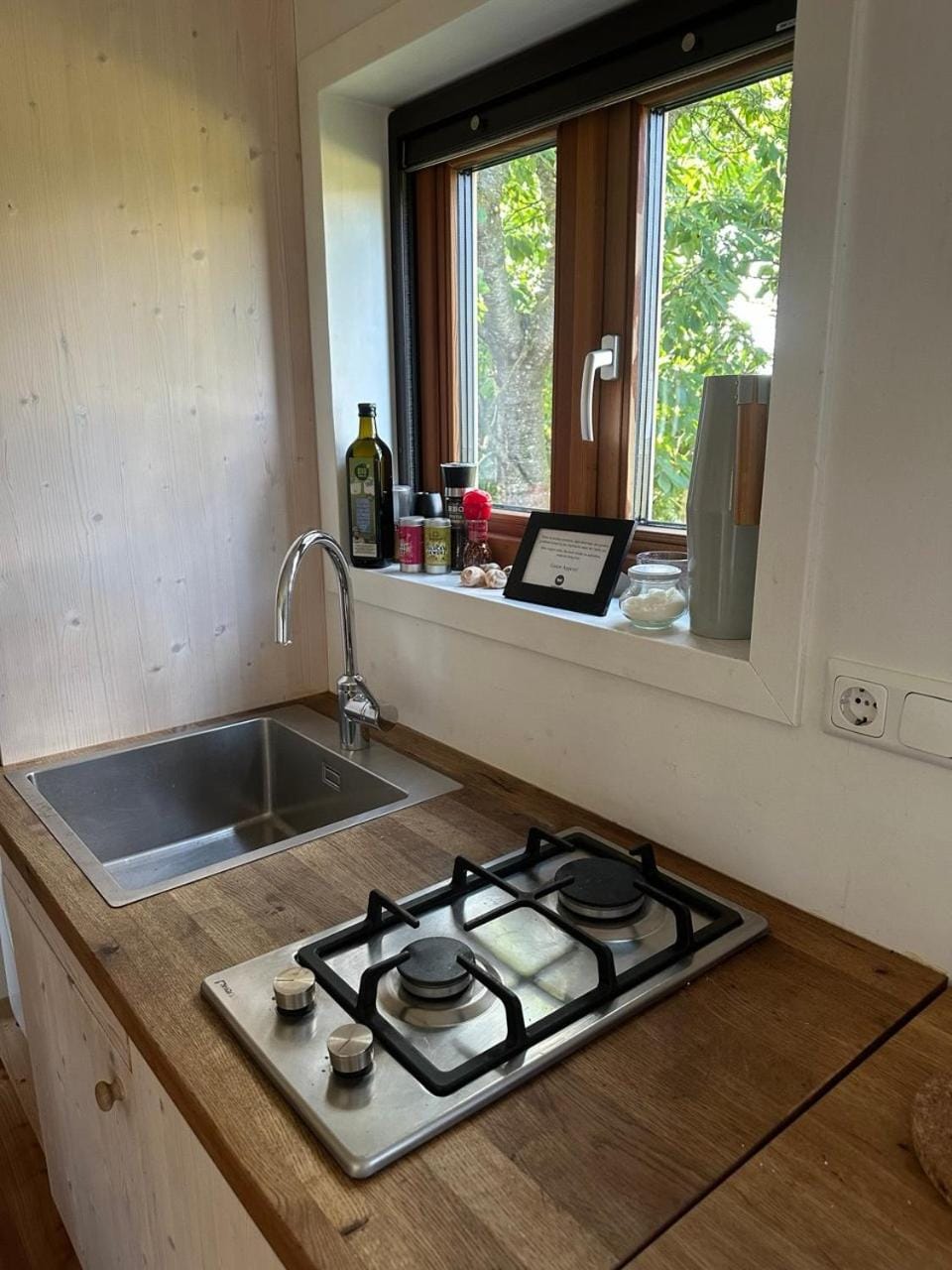 Kitchen or kitchenette, stove