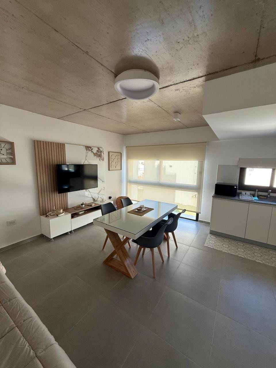 TV and multimedia, Living room, Seating area, Dining area