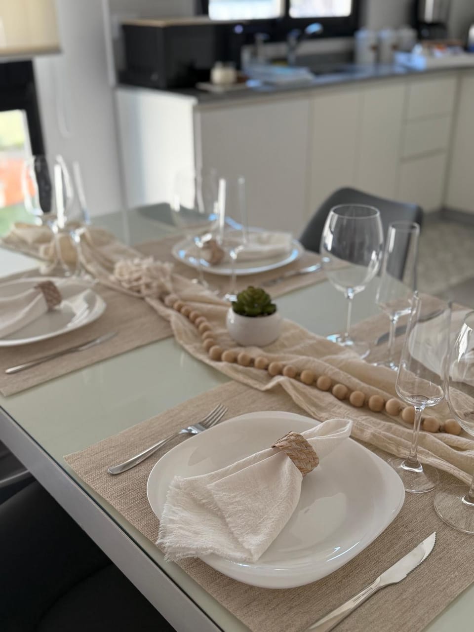 Kitchen or kitchenette, Food and drinks, Dining area