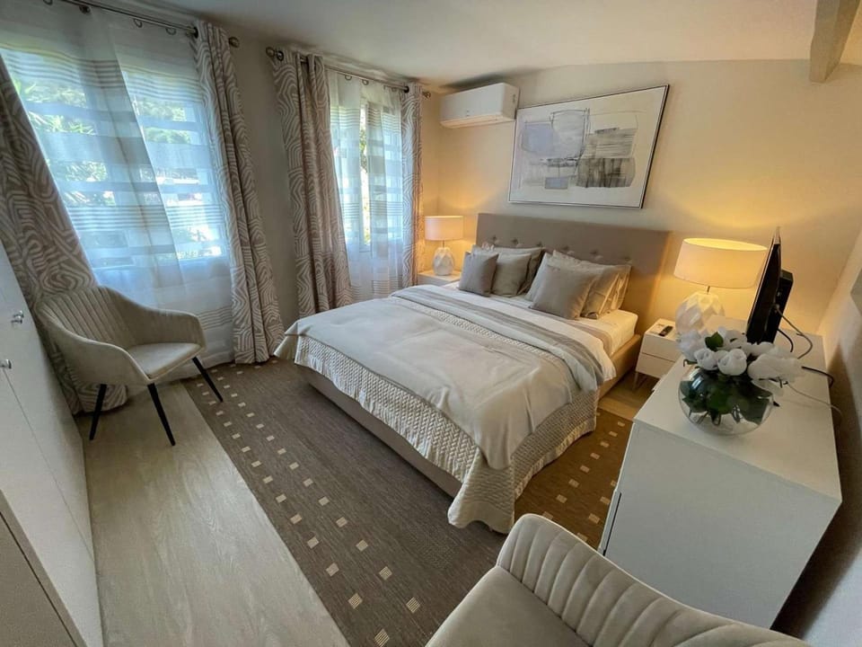 Charmante maison 4 pièces, 6 personnes, à 400m de la plage House in Saint-Raphael