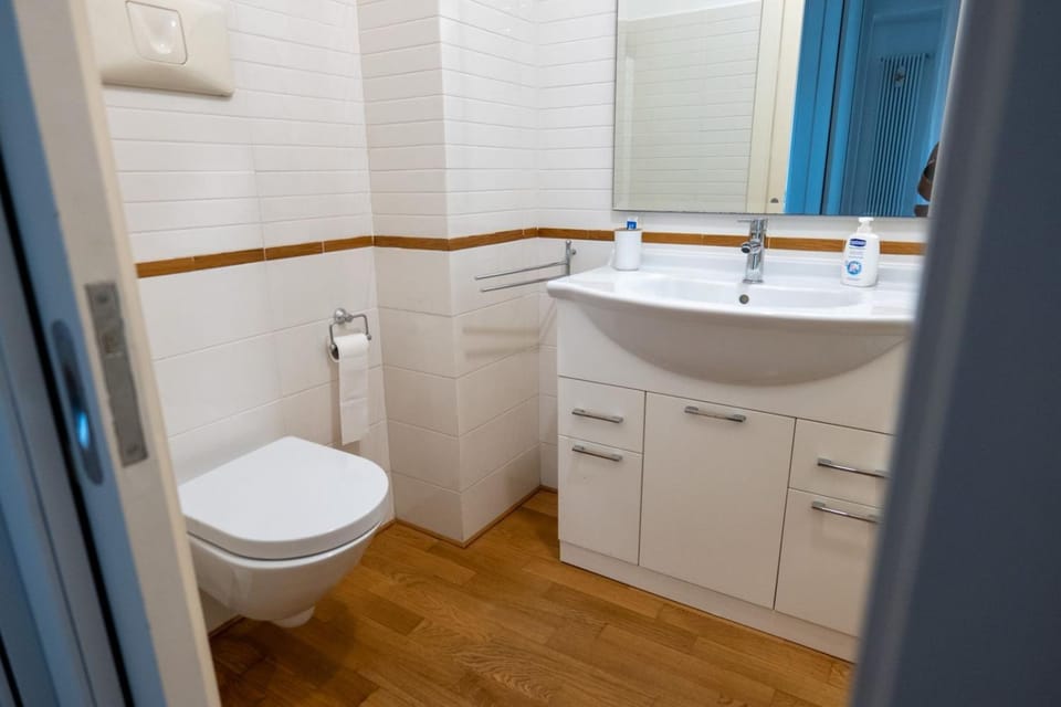 Toilet, Bathroom