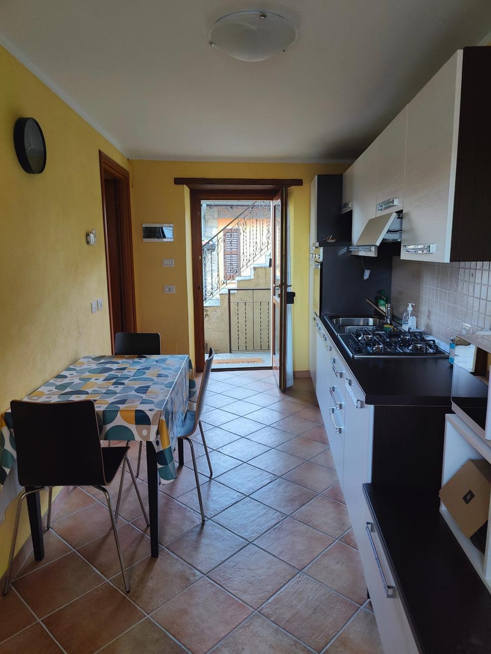 Kitchen or kitchenette, Living room