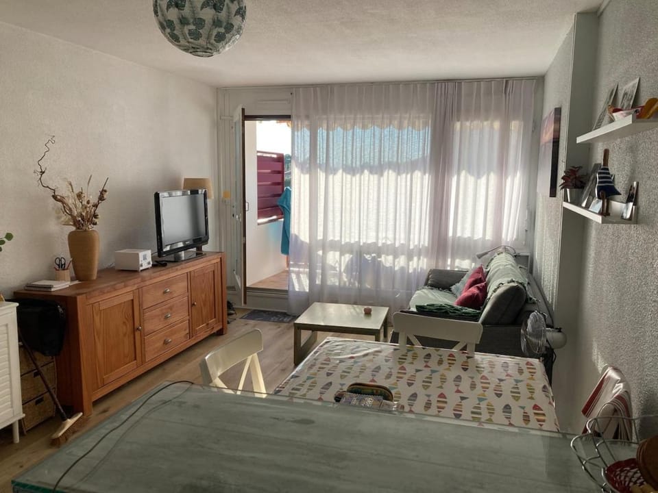 Grand studio calme vue sur port Apartment in Capbreton