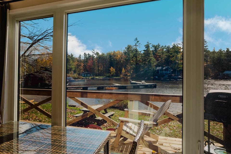 2-Bedroom Cottage #10 - Pitch Pine House in Gravenhurst