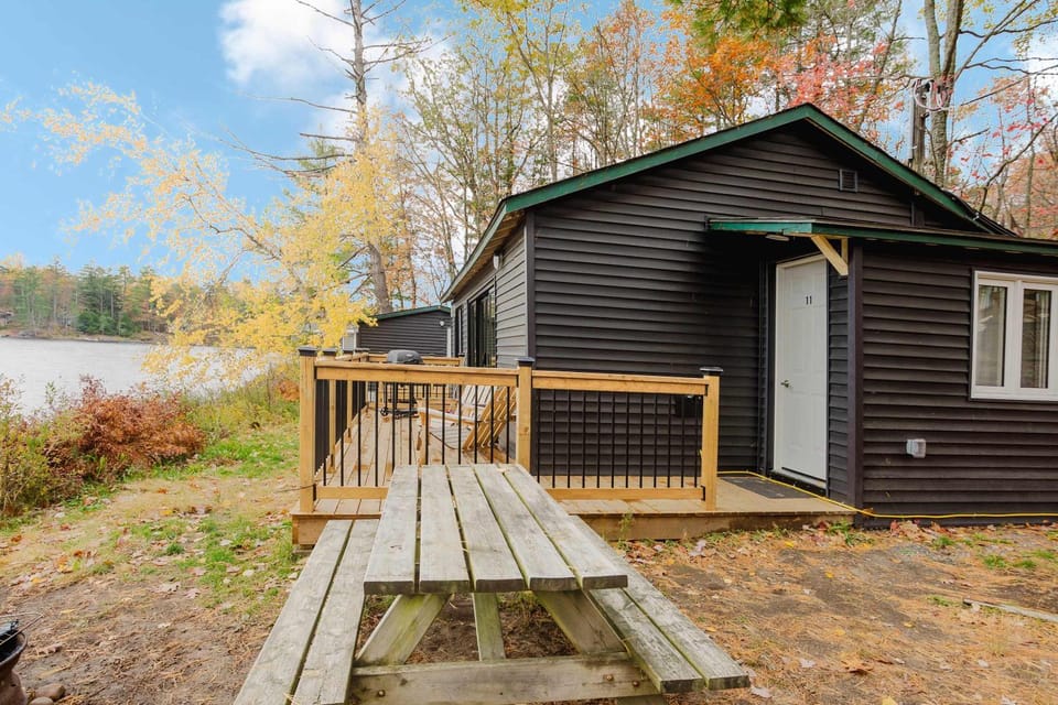 2-Bedroom Cottage #11 - Red Pine House in Gravenhurst
