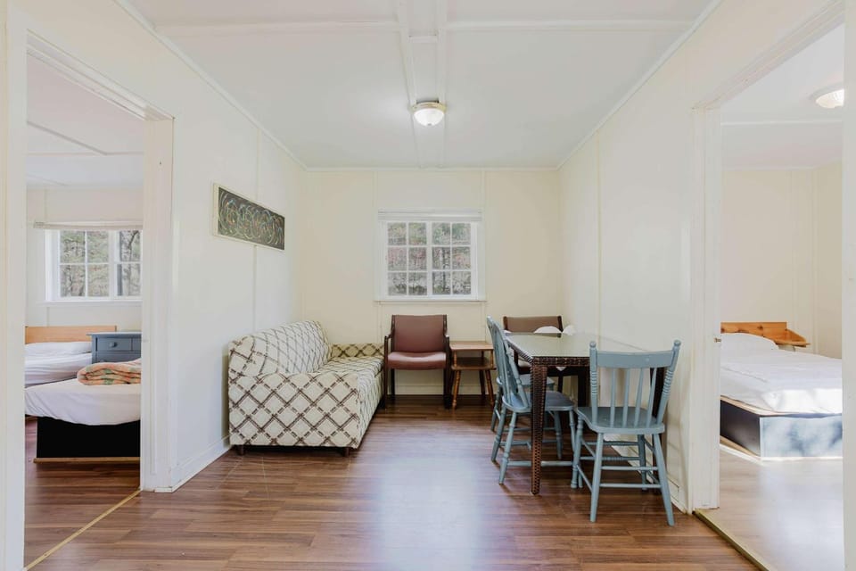 2-Bedroom Cottage #2 - Shortleaf Pine House in Gravenhurst