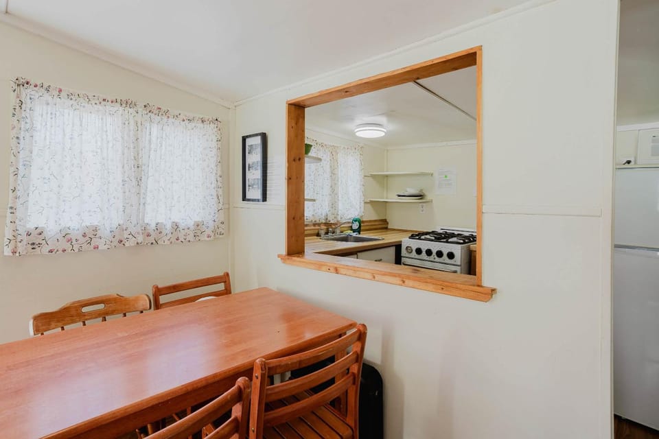 2-Bedroom Cottage #5 - Lodgepole Pine House in Gravenhurst