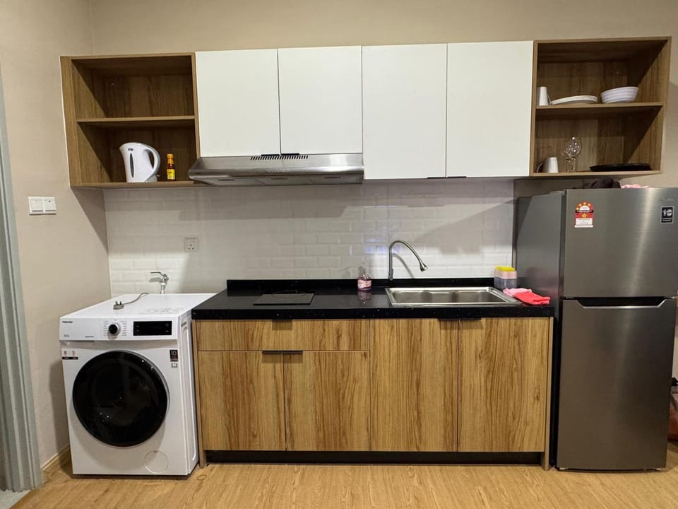 Kitchen or kitchenette, dishwasher, washing machine