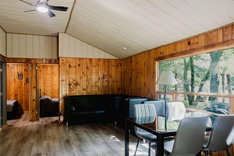 3-Bedroom Cottage #9 - Sand Bay House in Georgian Bay