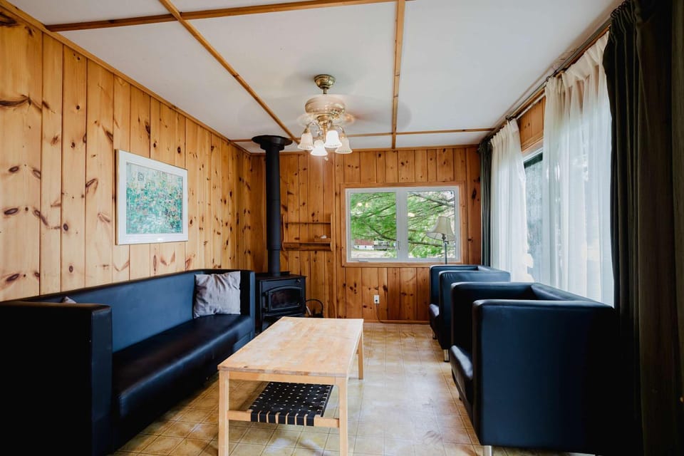 2-Bedroom Cottage #2 - Sand Bay House in Georgian Bay