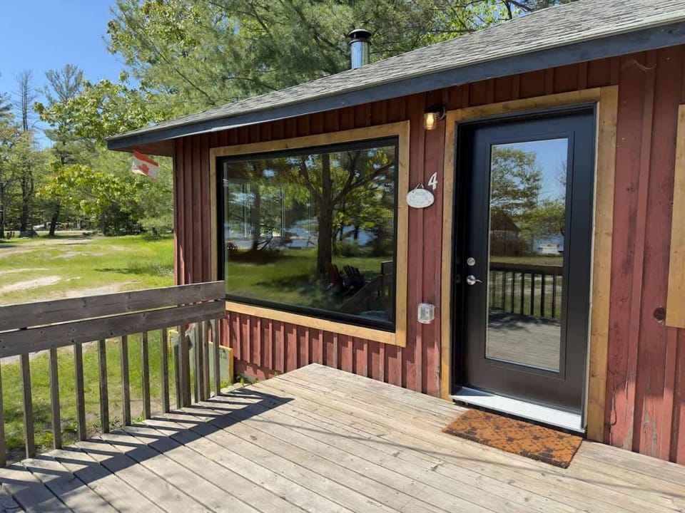 2-Bedroom Cottage #4 - Sand Bay House in Georgian Bay