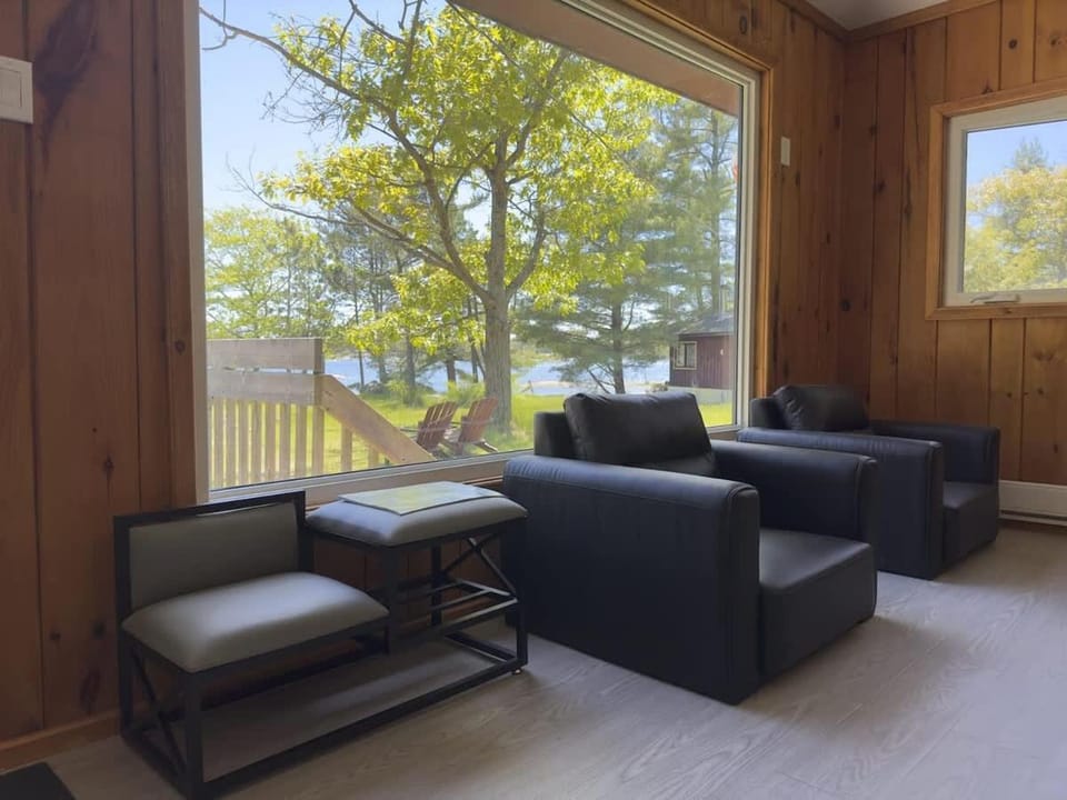 2-Bedroom Cottage #4 - Sand Bay House in Georgian Bay