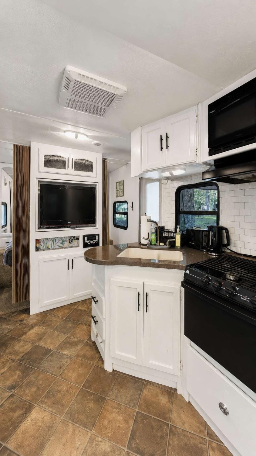 2-bedroom Camper Trailer Cottage #3 Campground/ 
RV Resort in Georgian Bay