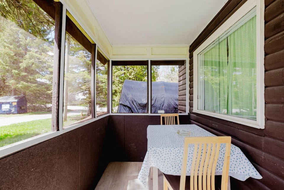Ambleside - 2-Bedroom Cottage #5 House in Kawartha Lakes