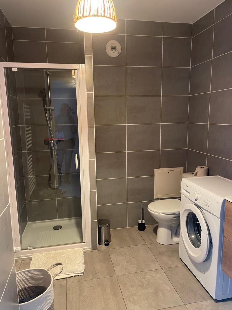 Shower, Toilet, Bathroom, washing machine