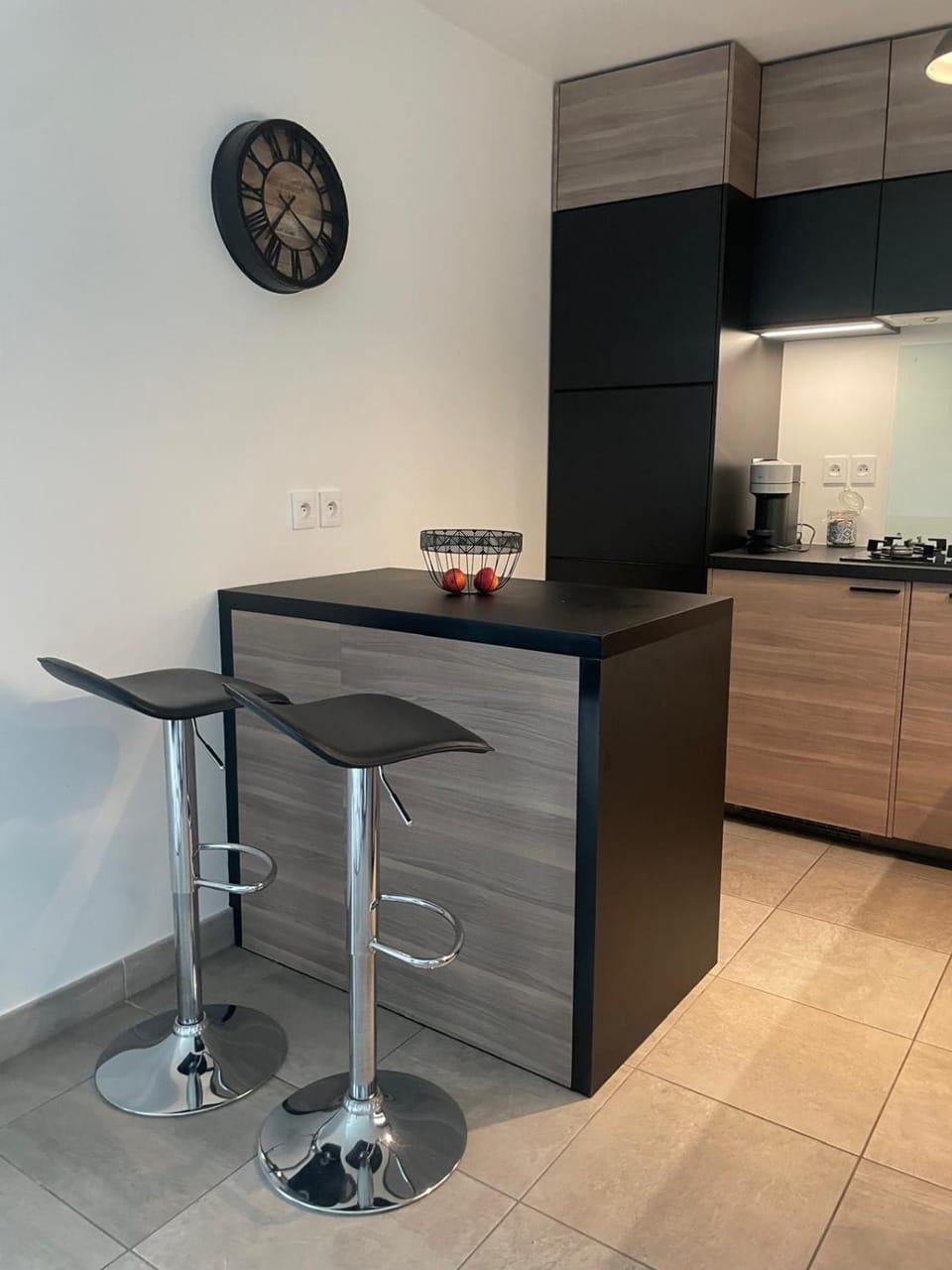 Kitchen or kitchenette, Dining area, stove