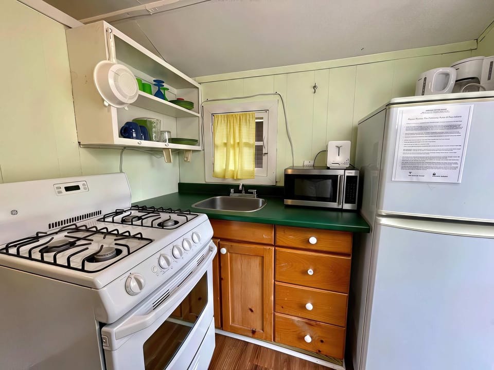 Ambleside - 1-Bedroom Cottage #3 House in Kawartha Lakes